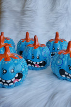 Load image into Gallery viewer, The Mr. Mee-seeks Pumpkin