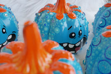 Load image into Gallery viewer, The Mr. Mee-seeks Pumpkin