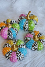 Load image into Gallery viewer, Prism Pumpkins