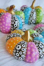Load image into Gallery viewer, Prism Pumpkins