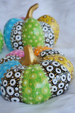 Load image into Gallery viewer, Prism Pumpkins