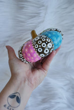 Load image into Gallery viewer, Prism Pumpkins