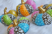 Load image into Gallery viewer, Prism Pumpkins