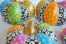 Load image into Gallery viewer, Prism Pumpkins