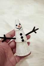 Load image into Gallery viewer, The Howdy Snowman