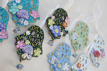 Load image into Gallery viewer, Ghosties Ornaments