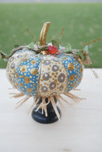 Load image into Gallery viewer, Primitive Rustic Pumpkins