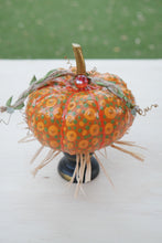 Load image into Gallery viewer, Primitive Rustic Pumpkins