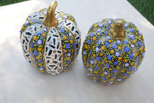 Load image into Gallery viewer, Retro Pumpkins