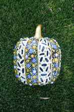 Load image into Gallery viewer, Retro Pumpkins