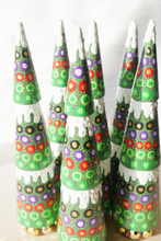 Load image into Gallery viewer, Snow and Woodsy Christmas Tree