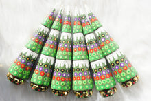 Load image into Gallery viewer, Snow and Woodsy Christmas Tree