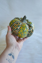 Load image into Gallery viewer, Goldie Lime Pumpkin