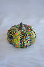 Load image into Gallery viewer, Goldie Lime Pumpkin